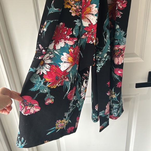 Floral Wide leg jumpsuit- Medium - Picture 2 of 4